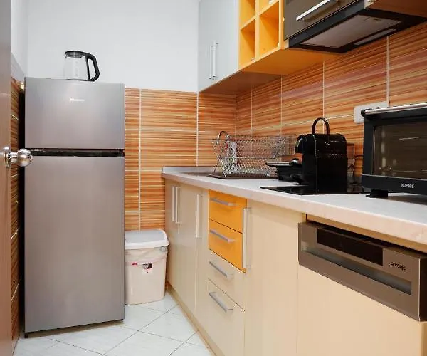 Stan Kao San * Kragujevac